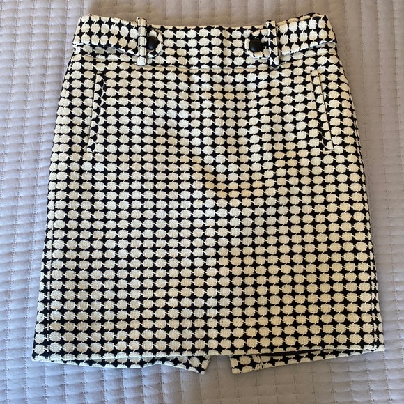 Banana Republic patterned black and white skirt (above the knee) - Picture 1 of 12